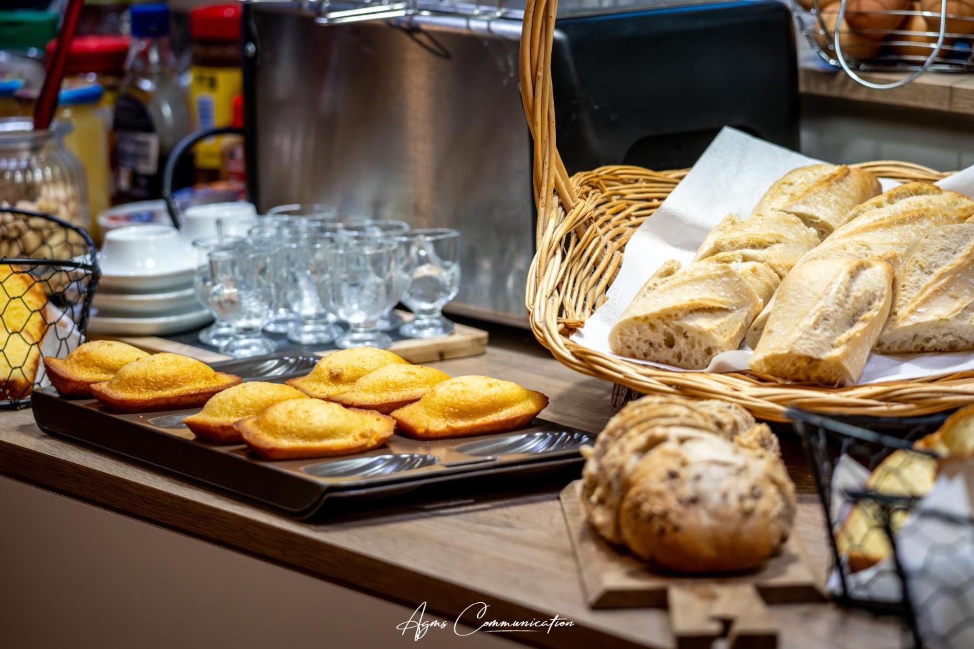 Hotel Karene Saint-Paul-les-Romans Bagian luar foto