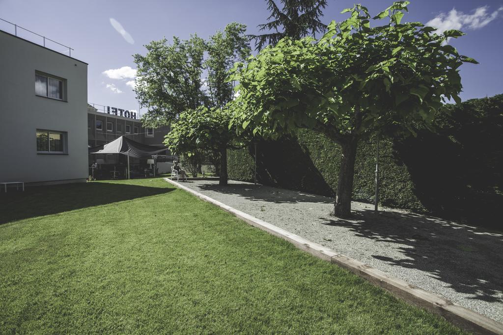 Hotel Karene Saint-Paul-les-Romans Bagian luar foto