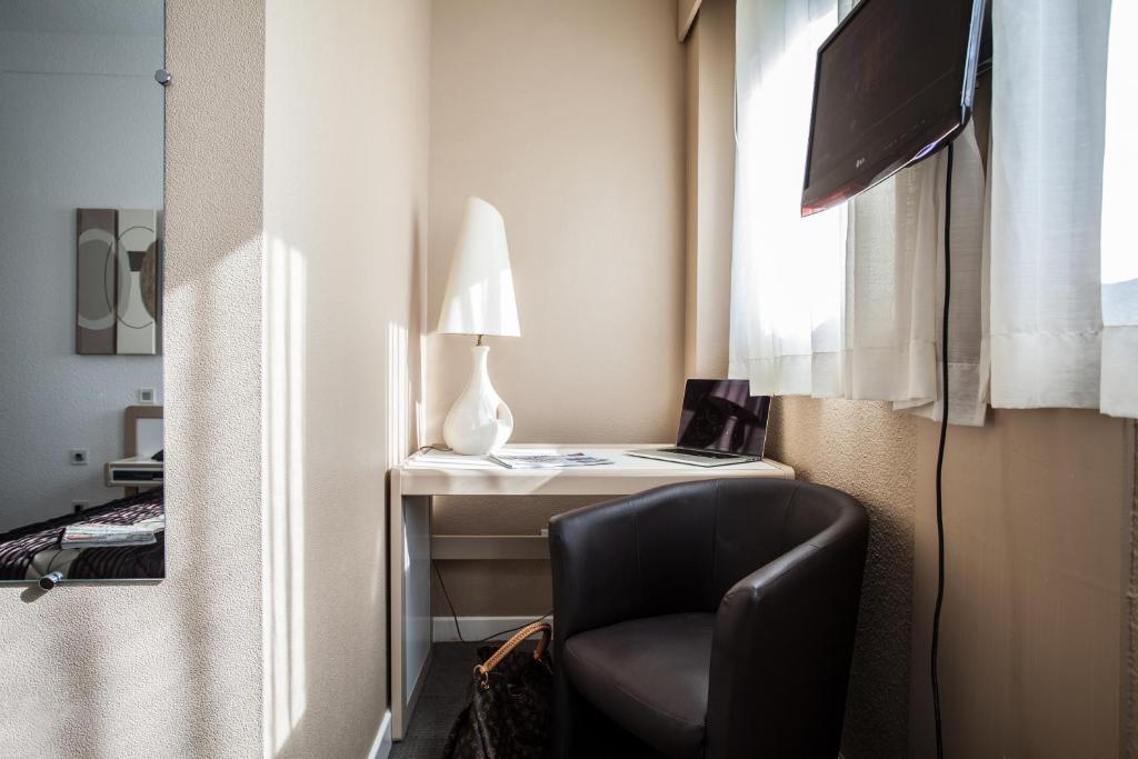 Hotel Karene Saint-Paul-les-Romans Bagian luar foto